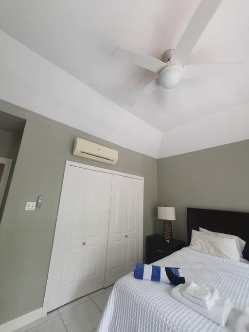 Villa Townhouse By The Bay, Little Bay Country Club ,Negril à Orange Bay Extérieur photo