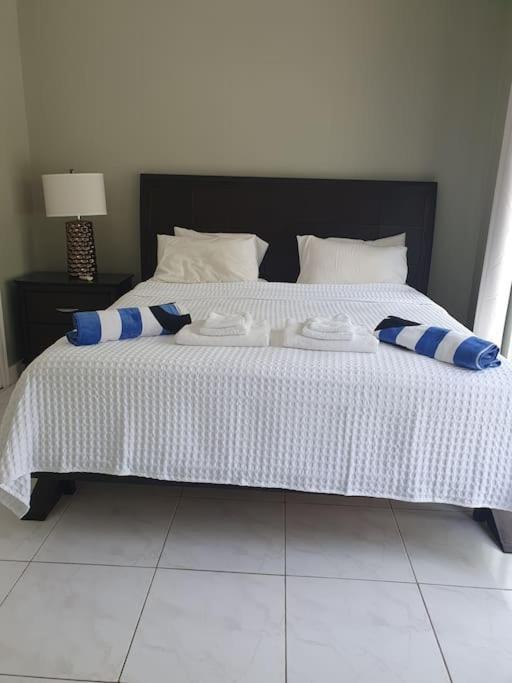 Villa Townhouse By The Bay, Little Bay Country Club ,Negril à Orange Bay Extérieur photo